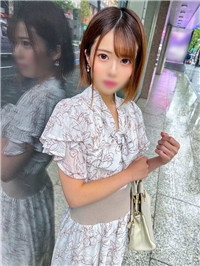 21岁女大学生卡琳娜。