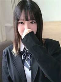 子猫のように可愛いJ〇Kコスプレイヤー