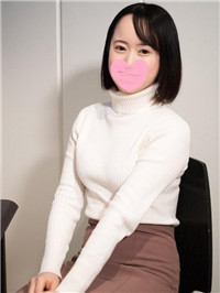 女播音员
