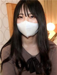 170 厘米高美丽苗条护士