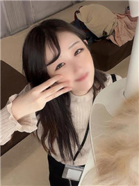 猫咪咖啡厅的苗条女大学生 ！