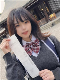一个青春期的漂亮女孩