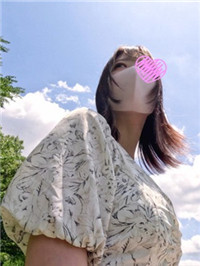 ​我只是一个普通的女大学生。