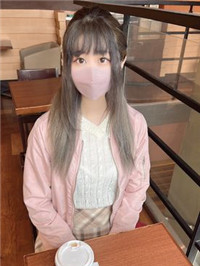 19岁，立志成为画家的专业学生。