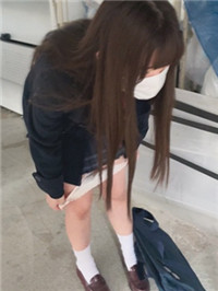 不穿内裤到处走
