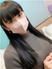 留学という梦を持つ黒发ロング