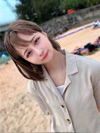 リ顔美女。