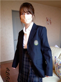 尖叫吧制服少女