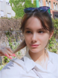 東欧の逸材！18なりたて華奢な最強美〇女！