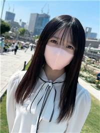 我在大学做志愿者时认识的一个腼腆、整洁、漂亮的大学生。