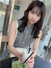 一个今年春天刚满十八岁的青春白皙女子