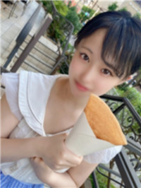 【無】一个严肃而天真的18岁女孩。