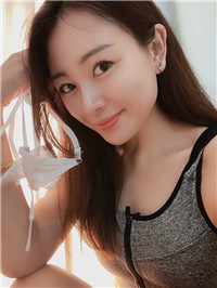 【影片】Ｅ杯人妻《宗像玲奈》FC2下马！还开美容沙龙帮排毒？