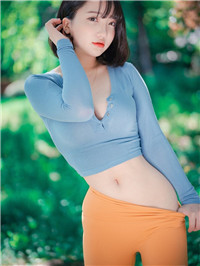 【上车】韩国大尺度网红《손예은 Son Ye-Eun》眼神无辜解锁「上空风景」