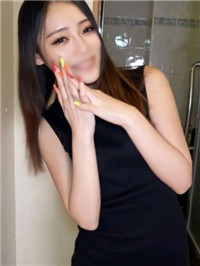 【無】一个高大的美丽女孩