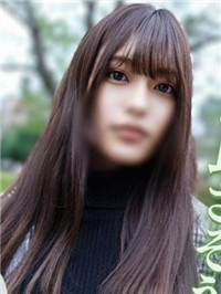 SNS粉丝数超过30万！ ！绝世半美女子。