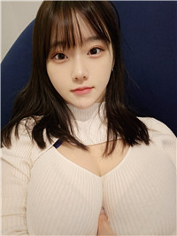 【影片】曾用中文拜年？谜之美女《丸石稀有》捧Ｊ杯巨乳神秘出道！