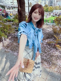 G罩杯办公室美女