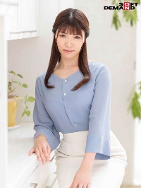 【影片】儿子同学都想尻！Ｅ杯人妻《灰原果穗》出道前FC2下马「身上痣」露馅！