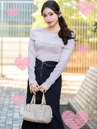 学⾷の美⼈お姉さん32 岁
