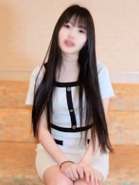 色白黒发美女
