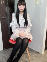 黒髪ロング姫カット美女