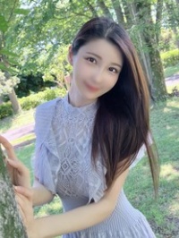 优雅兼备的 F杯