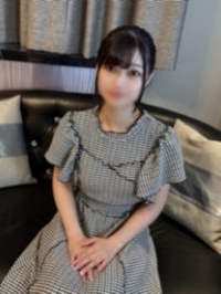 【无】掩饰羞涩的冷淡表情。