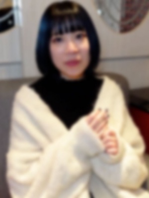 【无】生活困窘的 22 岁美甲师新人。封面