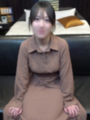 【无】可爱的笑容。第一次在情人旅馆里来真的。封面