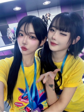 韩国COS《야살 Yasal》认真营业被投诉：穿着太过暴露！封面