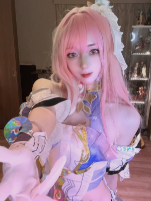 横劈、竖劈，怎么劈都很长！《兔田Nini》一字马简直是日常！封面