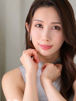 【影片】Ｃ杯《京香栞》FC2下马！粉嫩度不输年轻妹妹！